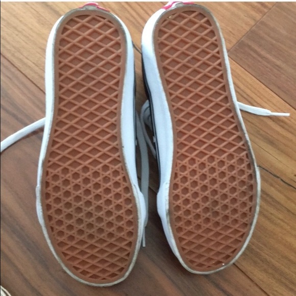 Vans - Picture 5 of 7